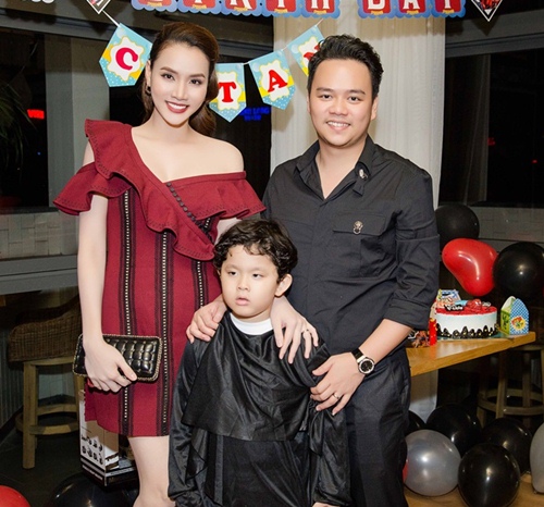 Trang Nhung và ông xã đại gia tình cảm đến dự sinh nhật con trai Trương Quỳnh Anh - 2