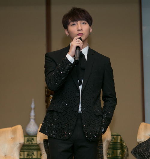 Sơn Tùng M-TP điển trai như sao Hàn, được truyền thông quốc tế săn đón - 5