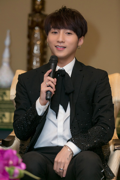 Sơn Tùng M-TP điển trai như sao Hàn, được truyền thông quốc tế săn đón - 6