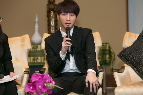 Sơn Tùng M-TP điển trai như sao Hàn, được truyền thông quốc tế săn đón - 7