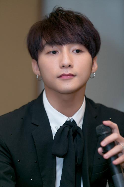 Sơn Tùng M-TP điển trai như sao Hàn, được truyền thông quốc tế săn đón - 8