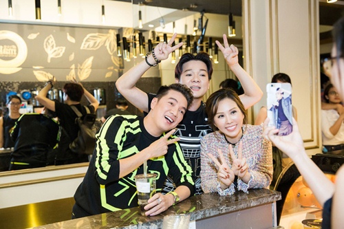 Vợ chồng Bình Minh đưa con gái đến chúc mừng Hoa hậu Thu Hoài - 11