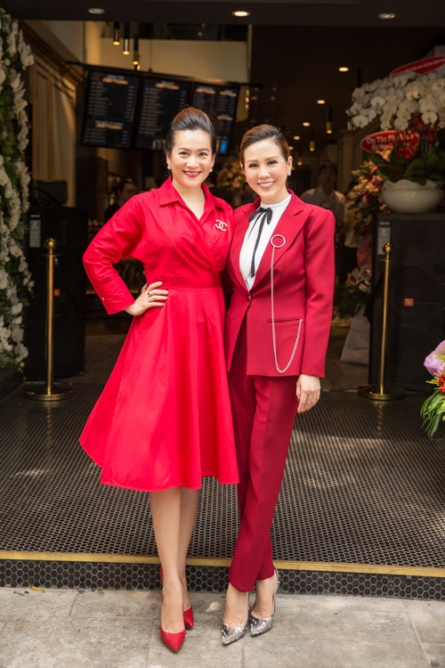 Vợ chồng Bình Minh đưa con gái đến chúc mừng Hoa hậu Thu Hoài - 6