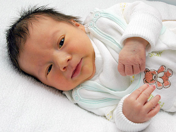 Tắm và sử dụng điều hòa cho trẻ sơ sinh đúng cách trong ngày nắng nóng 40 độ C để bé không ốm - 4