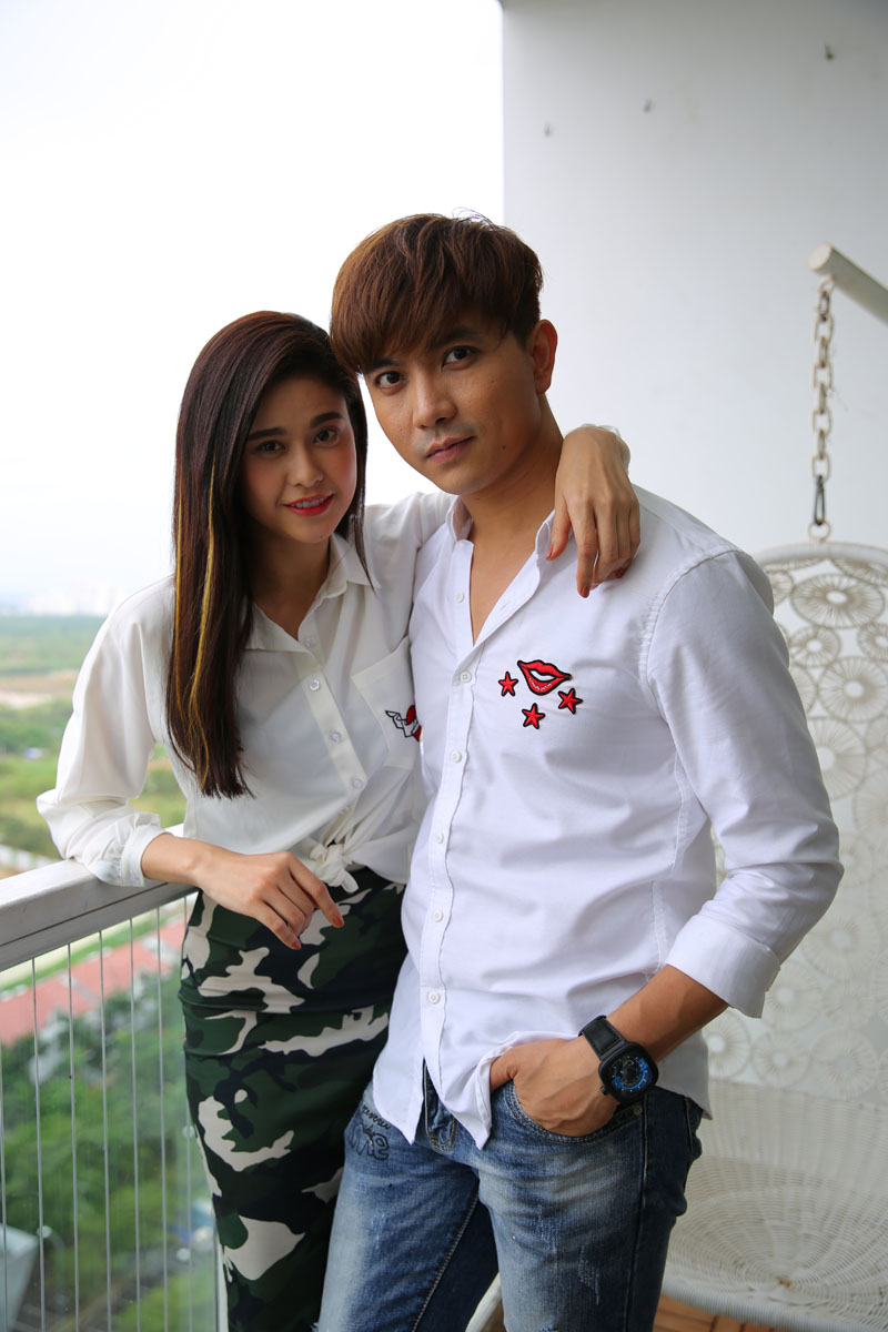 Tim - Trương Quỳnh Anh diện đồ đôi tình tứ sau ồn ào hôn nhân - 1