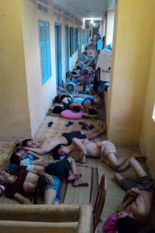 Muôn cách chống nóng amp;#34;bá đạoamp;#34; chỉ có ở Việt Nam - 17