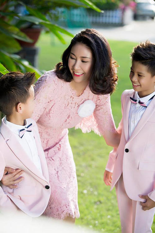 Vui chơi bên Mỹ, Hà Kiều Anh nhớ 2 con trai da diết - 1