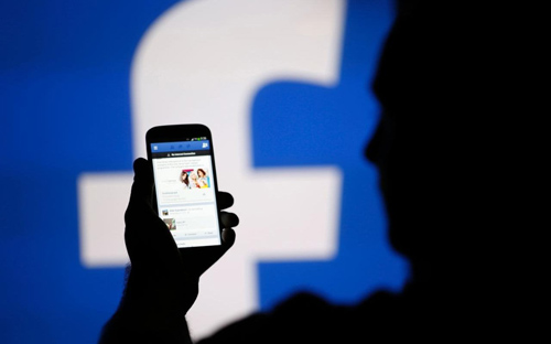 Vợ có thể bị phạt 50 triệu đồng nếu vào tài khoản Facebook của chồng - 1