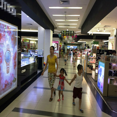 “Chốn yên bình” tại Hà Nội trong đợt nắng nóng kỉ lục suốt 45 năm qua - 9