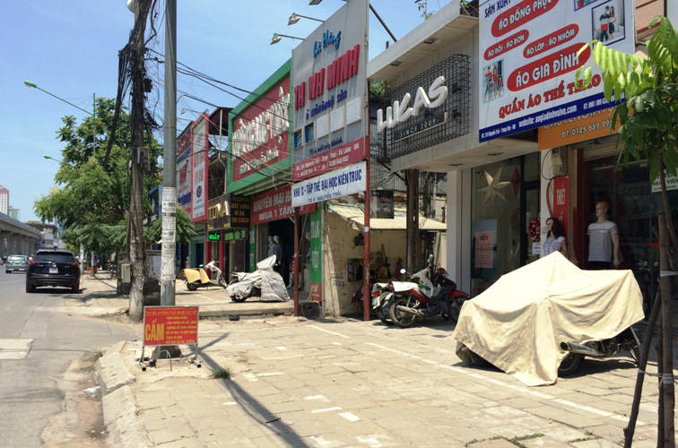 “Chốn yên bình” tại Hà Nội trong đợt nắng nóng kỉ lục suốt 45 năm qua - 1