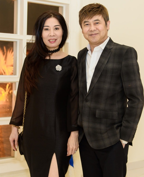 Đám cưới ấm cúng của ca sĩ hải ngoại Duy Trường và bà xã kém 4 tuổi - 2