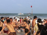 Tin tức - Người dân bỏ nhà, ùn ùn lên rừng, xuống biển trốn nắng nóng