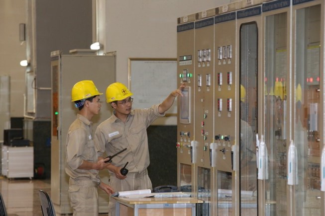 Nắng nóng đỉnh điểm, sản lượng điện tiêu thụ tăng vọt - 1