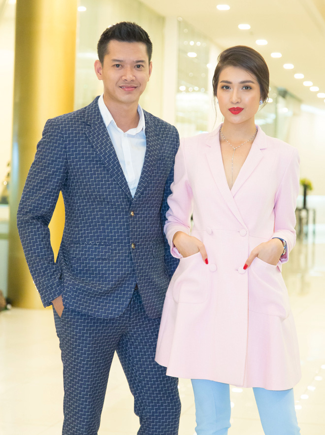 Siêu mẫu Hồ Đức Vĩnh điển trai bên Á hậu Lệ Hằng đi xem thời trang - 2