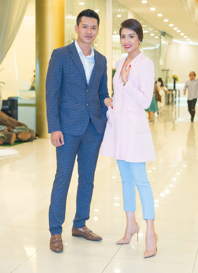 Siêu mẫu Hồ Đức Vĩnh điển trai bên Á hậu Lệ Hằng đi xem thời trang - 3