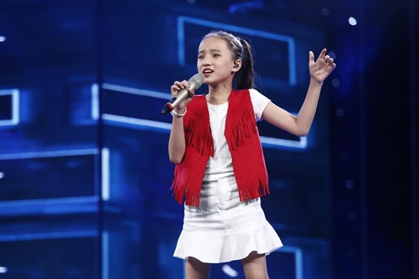 Vietnam Idol Kids 2017: Triệu khán giả xúc động rơi nước mắt khi nghe cô bé khiếm thị Minh Hiền hát - 3
