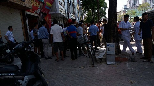 Hà Nội: Cụ bà 70 tuổi đột tử khi đi mua đá giữa trời nắng nóng trên 40 độ C - 1