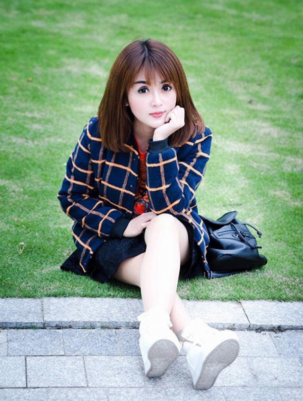 Bụng bầu vượt mặt, amp;#34;cô giáo tiểu học đẹp tựa búp bêamp;#34; gây ngỡ ngàng về nhan sắc - 2