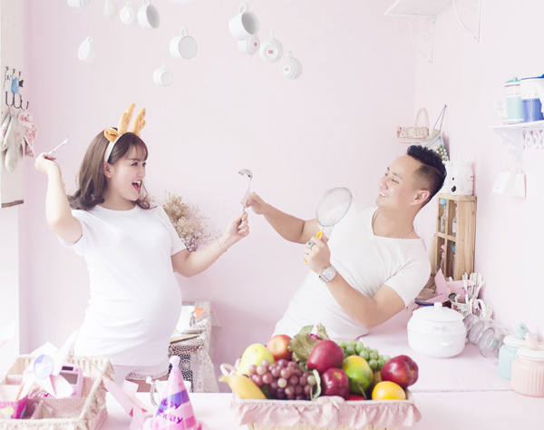 Bụng bầu vượt mặt, amp;#34;cô giáo tiểu học đẹp tựa búp bêamp;#34; gây ngỡ ngàng về nhan sắc - 3