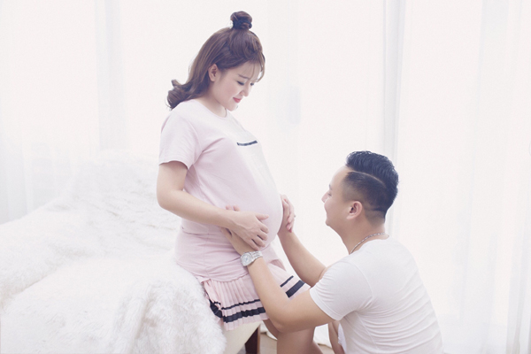 Bụng bầu vượt mặt, amp;#34;cô giáo tiểu học đẹp tựa búp bêamp;#34; gây ngỡ ngàng về nhan sắc - 12