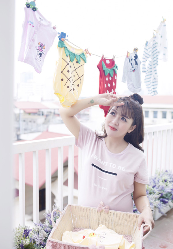 Bụng bầu vượt mặt, amp;#34;cô giáo tiểu học đẹp tựa búp bêamp;#34; gây ngỡ ngàng về nhan sắc - 14