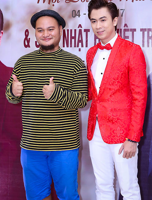 Hồ Việt Trung lần đầu khoe bạn gái hot girl trong tiệc tri ân hoành tráng từ 2h chiều đến 9h tối - 9