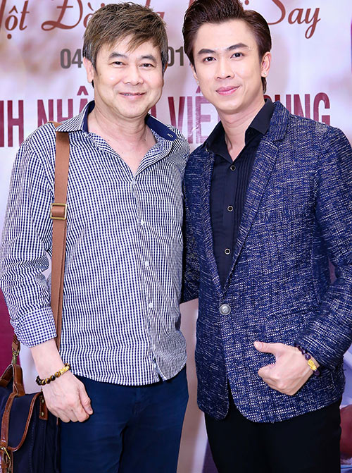 Hồ Việt Trung lần đầu khoe bạn gái hot girl trong tiệc tri ân hoành tráng từ 2h chiều đến 9h tối - 16