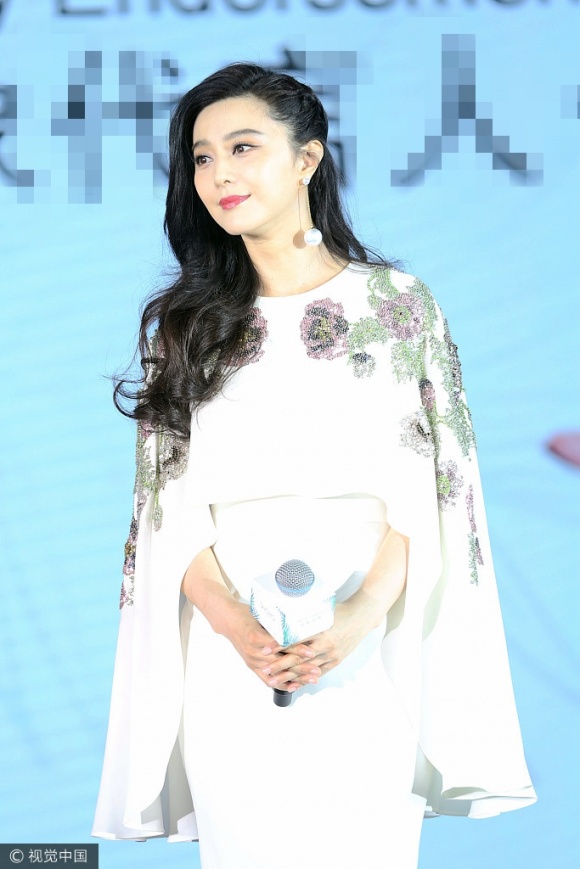 Sau amp;#34;đại náoamp;#34; tại Cannes, Phạm Băng Băng lại hóa nữ thần tại quê nhà - 5