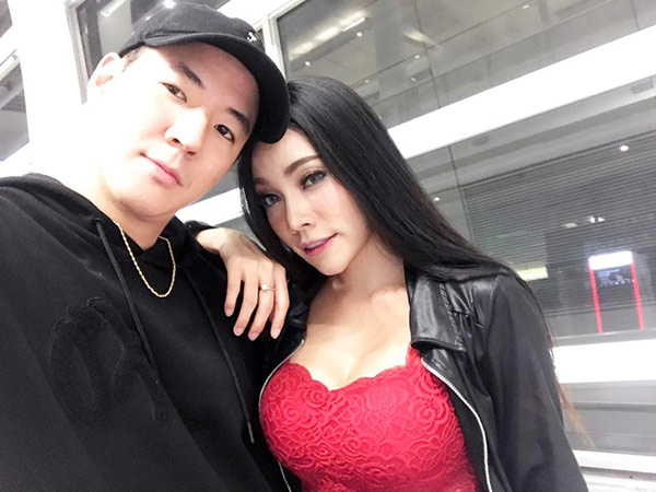 Mỹ nữ ngực khủng chia tay bạn trai, anh em chưa kịp mừng đã mếu khi biết người yêu mới của cô nàng - 2