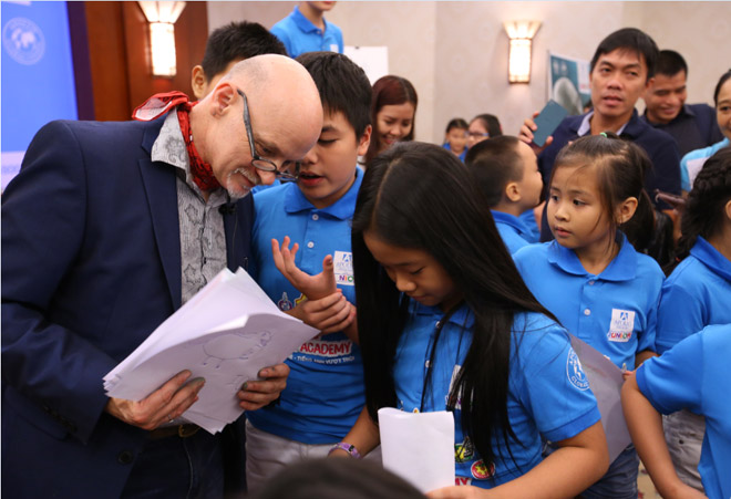 Nghệ sỹ tài ba James Mayhew và 2 ngày không thể quên tại Việt Nam - 5