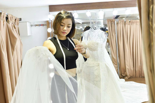 NTK Thùy Victory: Người phụ nữ đứng sau bí mật váy cưới của sao Việt - 3