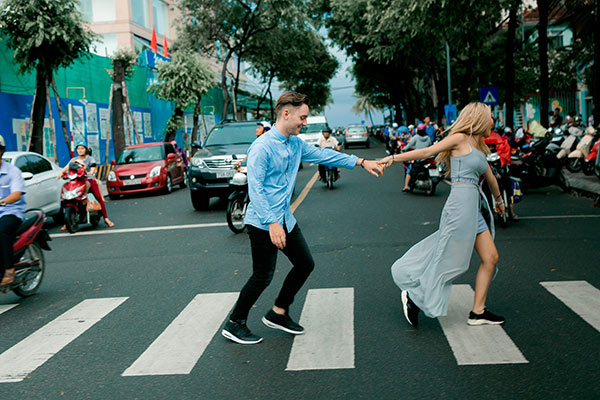 Chỉ một lần gặp, mỹ nữ Khánh Hòa khiến chàng Tây sang Việt Nam du lịch “ở luôn không về” - 1