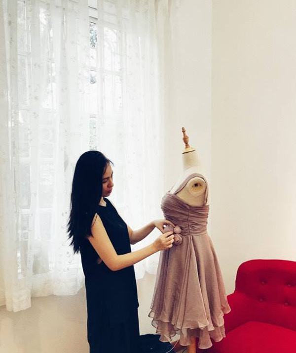 Bí mật mặc đẹp dễ như ăn kẹo của bà mẹ Hà Nội 3 con đi đến đâu là được khen ở đó - 12