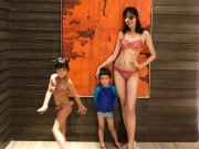 Làng sao - Ngôi sao 24/7: Đẻ "sòn sòn" 4 đứa con, bà xã Trần Hạo Dân vẫn sở hữu bụng phẳng lỳ