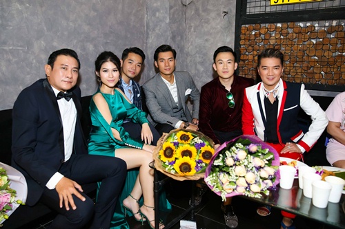 Trang Trần tươi tắn đi xem phim giữa ồn ào kiện tụng với nghệ sĩ Xuân Hương - 5