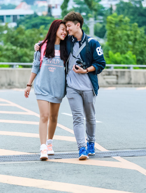 Fan tiếc hùi hụi với thời trang đôi ngọt lịm của Hoàng Oanh – Huỳnh Anh - 7