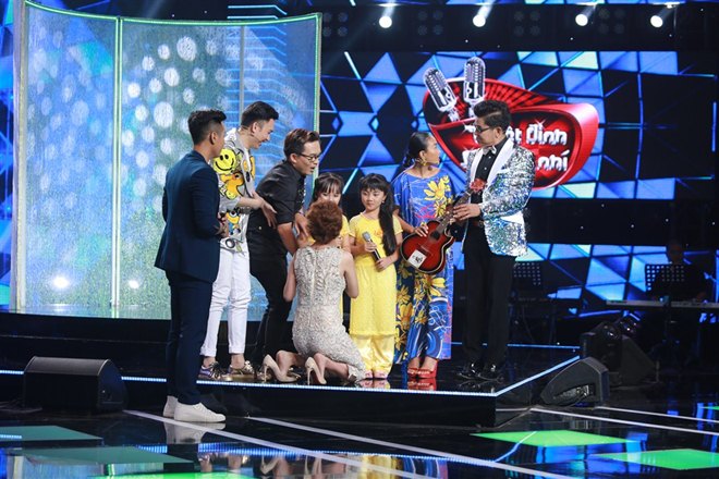 Cô bé bị gãy chân vẫn hát Rock máu lửa khiến Cẩm Ly và 5 vị giám khảo ấn tượng mạnh - 13