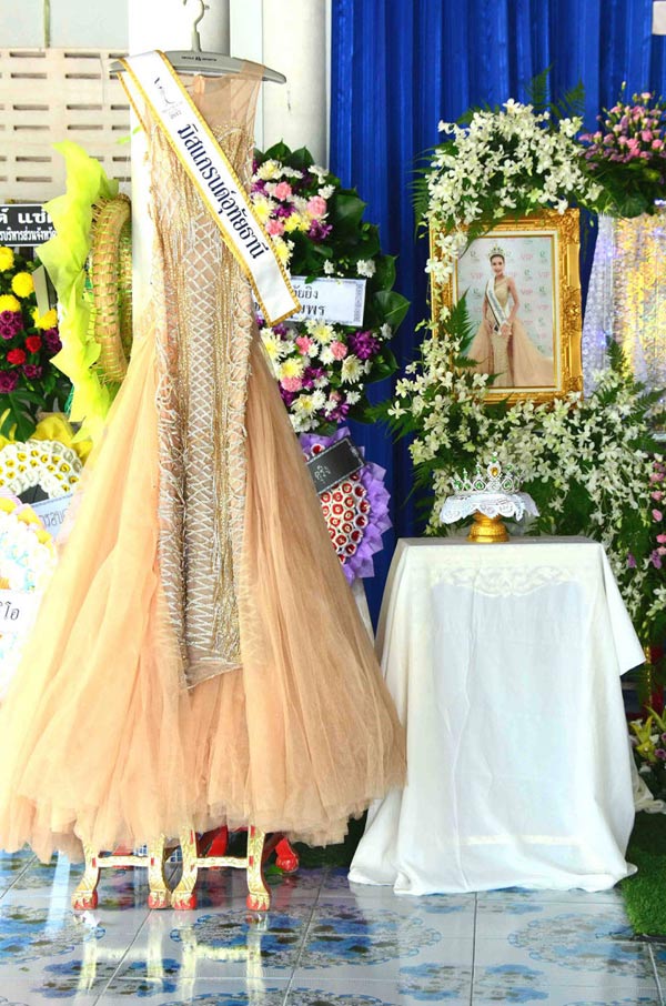 Không có bố mẹ trong đám tang của HH Thái Lan 19 tuổi mới đăng quang 4 ngày - 3