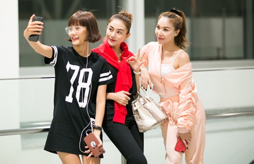 Lệ Quyên, Ngọc Trinh rạng rỡ lên đường sang châu Âu lưu diễn - 9