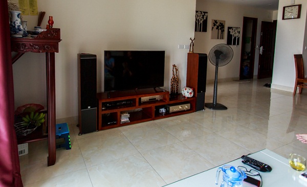 Hai căn hộ thiết kế trái ngược nhau của hai diễn viên phim amp;#34;Người phán xửamp;#34; - 2
