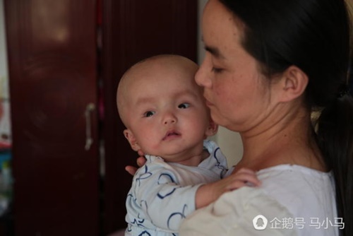 amp;#34;Mẹ nói bố đi kiếm tiền nhưng con biết bố không cần chúng con nữa, em ốm nặng sao bố không về?amp;#34; - 2