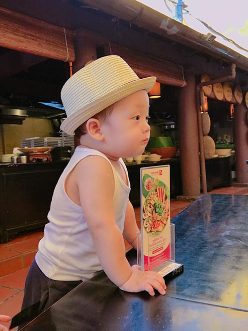 Con trai Ly Kute ngày càng bụ bẫm, ú na ú nần khiến ai cũng muốn cưng nựng - 6