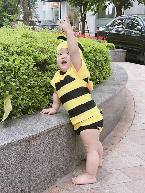 Con trai Ly Kute ngày càng bụ bẫm, ú na ú nần khiến ai cũng muốn cưng nựng - 1