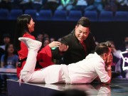 Làng sao - Thần tượng Bolero 2017: Giám khảo nằm ngồi lê la khi thí sinh đang biểu diễn