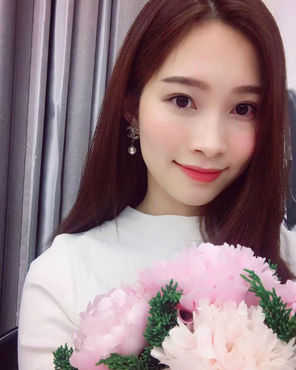 Sao Việt 24h qua: Ốc Thanh Vân amp;#34;tập thể hìnhamp;#34; trên giường cùng 3 con - 7