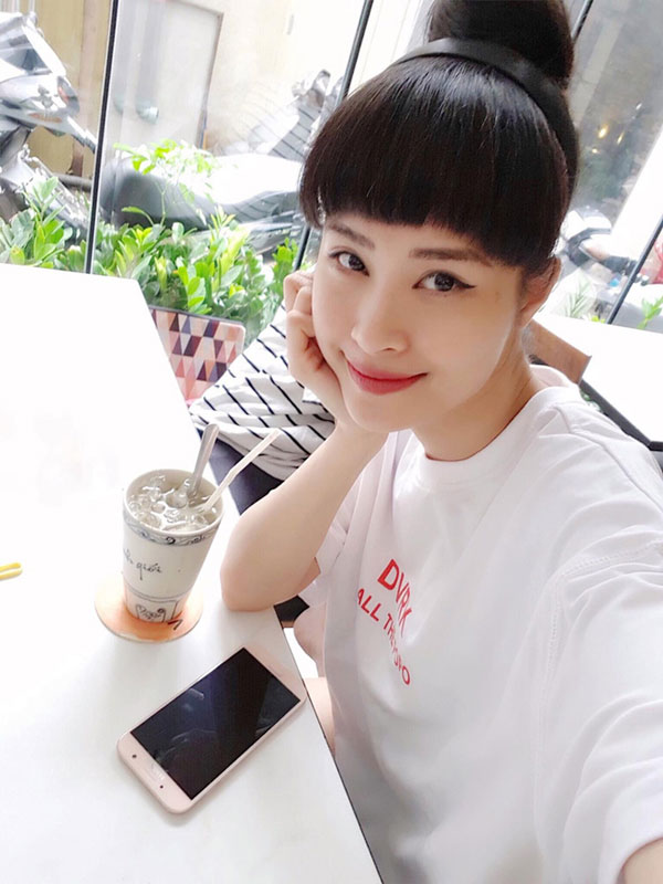 Sao Việt 24h qua: Ốc Thanh Vân amp;#34;tập thể hìnhamp;#34; trên giường cùng 3 con - 9