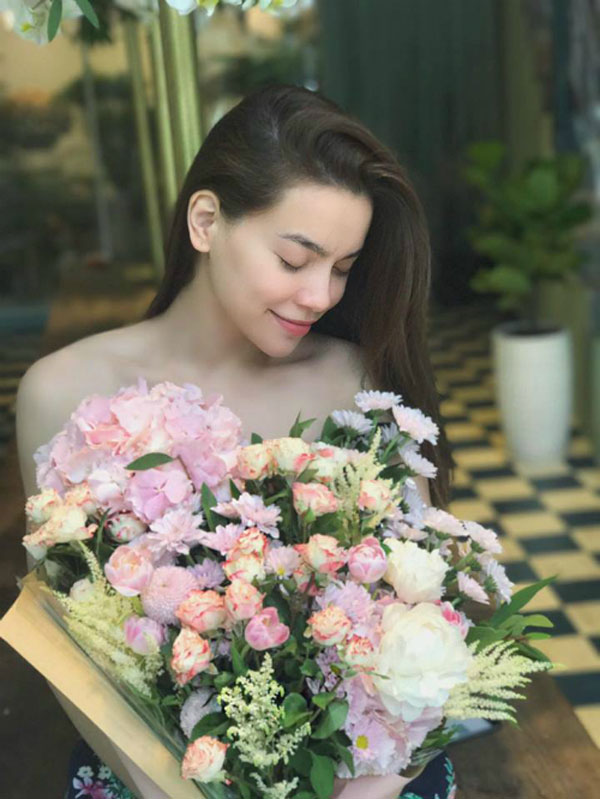 Sao Việt 24h qua: Ốc Thanh Vân amp;#34;tập thể hìnhamp;#34; trên giường cùng 3 con - 4