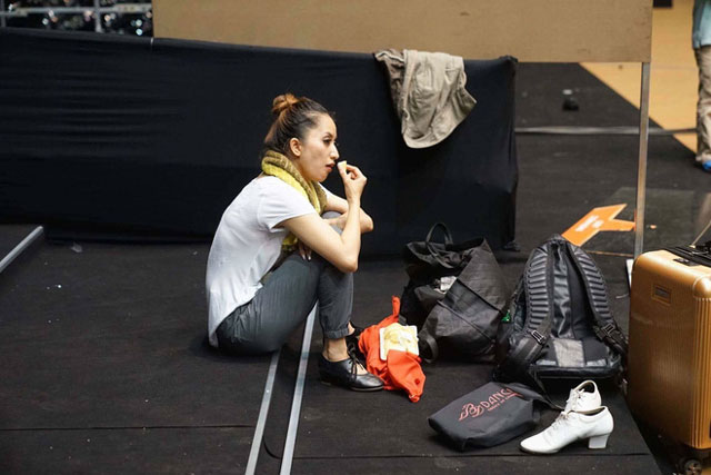 Sao Việt 24h qua: Ốc Thanh Vân amp;#34;tập thể hìnhamp;#34; trên giường cùng 3 con - 6