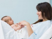 Bà bầu - Những thay đổi ở cơ thể sau sinh khiến mẹ "bật khóc"