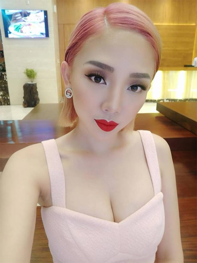Sao Việt 24h qua: Bữa tối ấm áp của mẹ con Hồ Ngọc Hà bên ông bà ngoại - 14